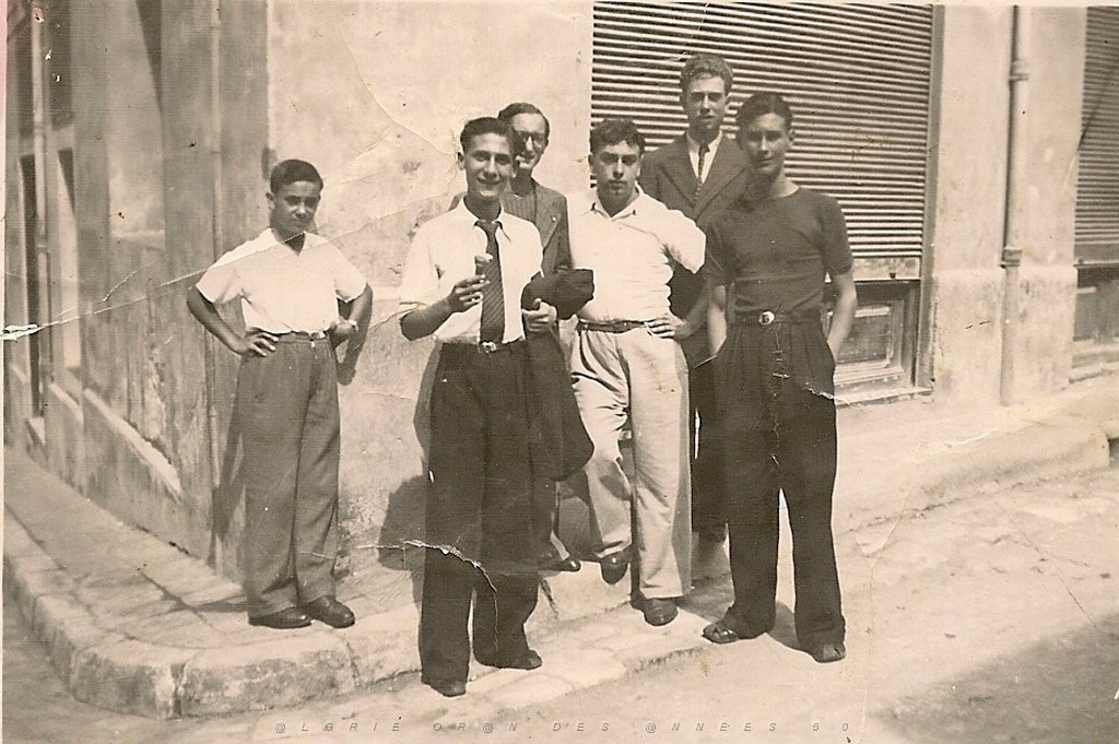 RUE ADOLPHE COUSIN ET COIN RUE DE LOURMEL  A GAUCHE 1939.jpg